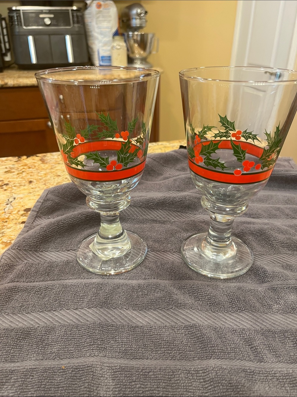 2 Vintage Libbey Christmas Drinking Glasses